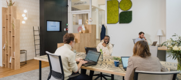 Nouvelles tendances d'espaces de travail hybrides : mix bureau coworking et télétravail