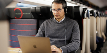 Espaces de travail en gares : Saint-Lazare, Gare Montparnasse et Gare de Lyon