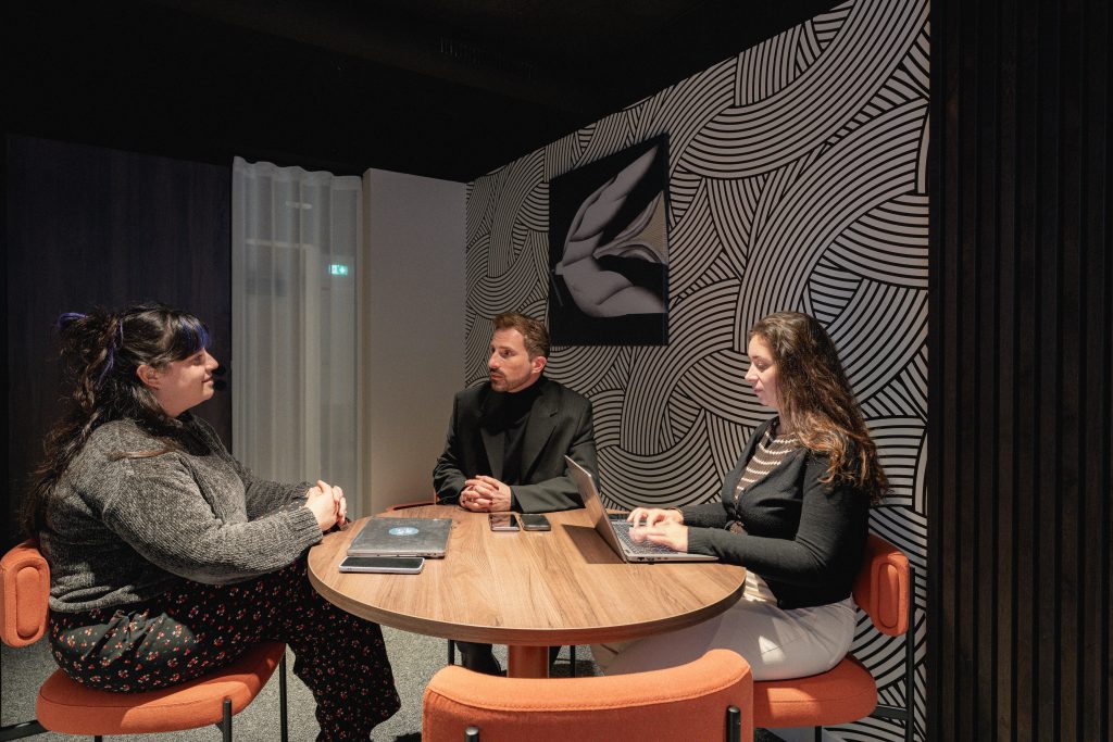 Mitwit salle de réunion pour entretien dans le 10ème arrondissement de Paris près de la Gare de l'Est